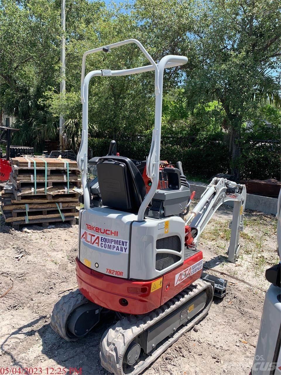 Takeuchi TB210R Mini Excavators <7t (Mini Diggers)