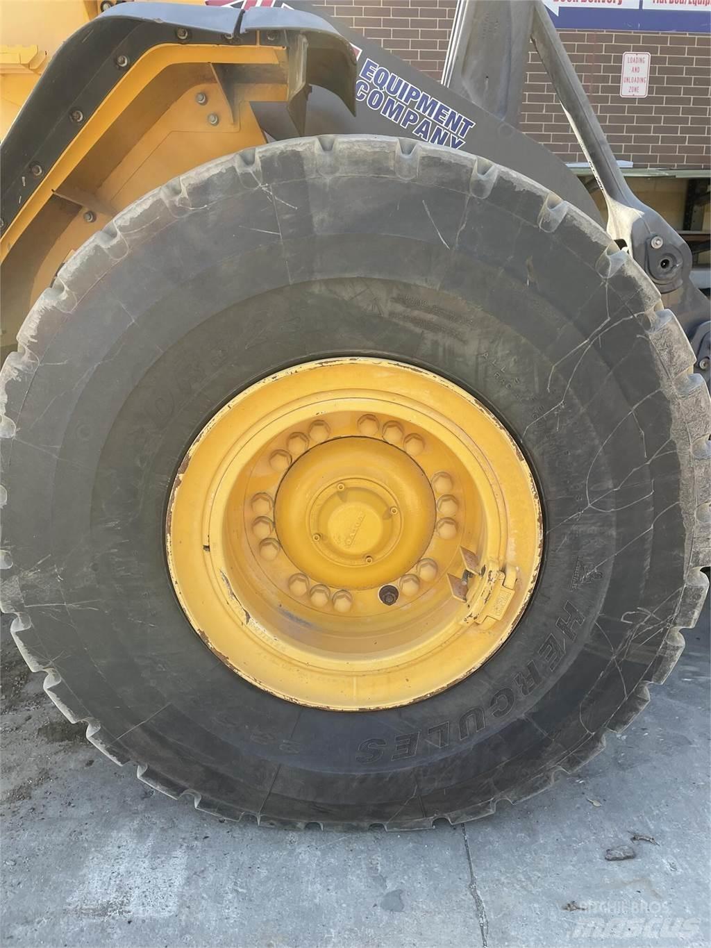 Volvo L110H Wheel Loaders