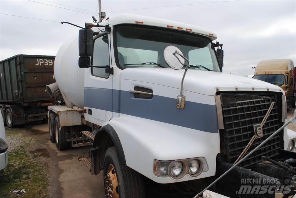 Volvo VHD64B200 Concrete Trucks