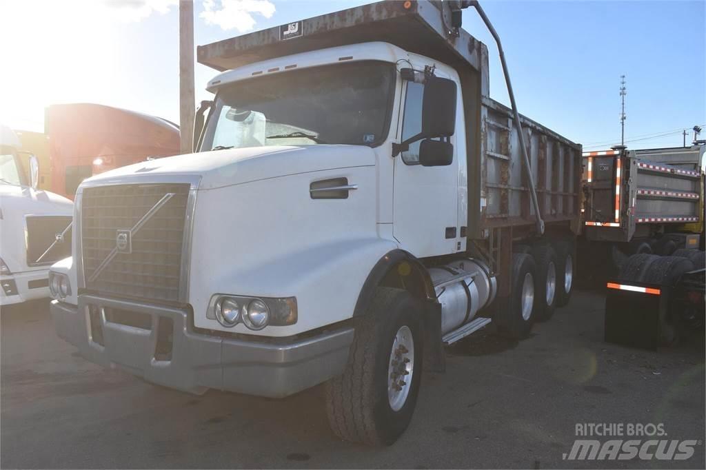 Volvo VHD84B200 Dump Trucks