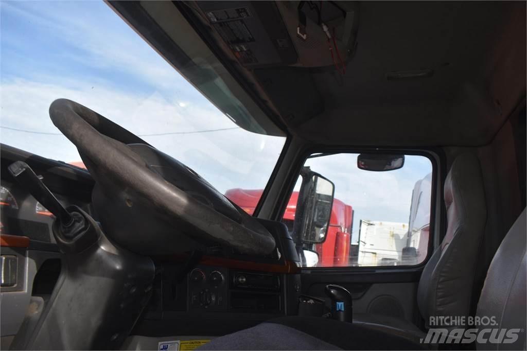 Volvo VHD84B200 Dump Trucks