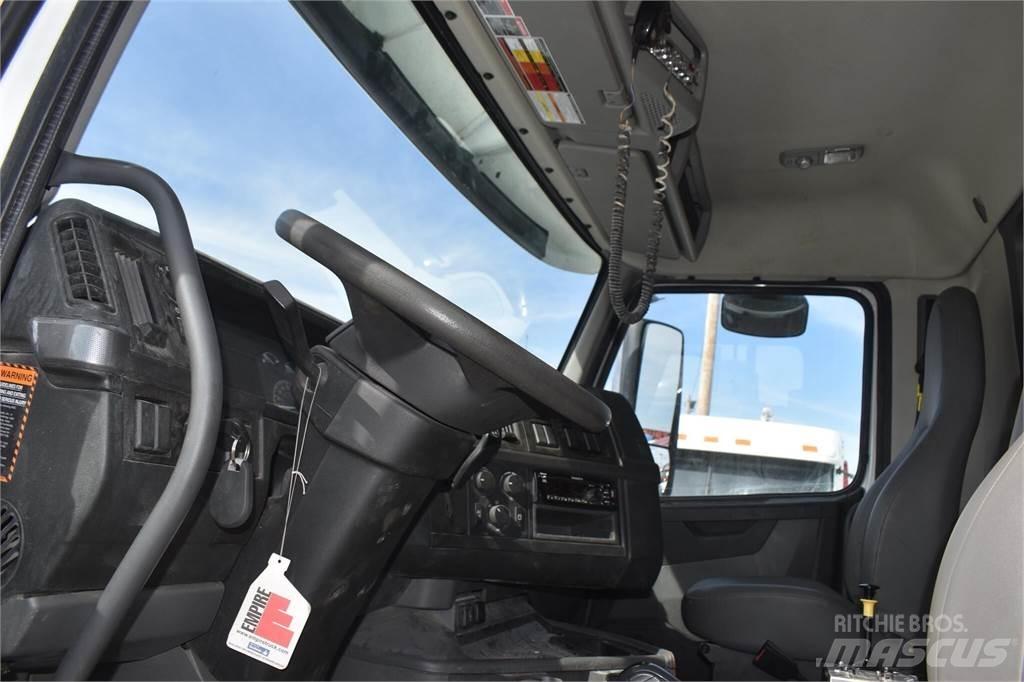 Volvo VHD84B300 Dump Trucks