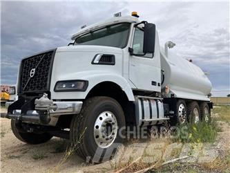 Volvo VHD84B300 Water Tankers