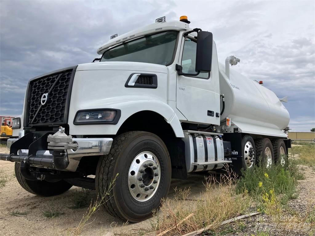 Volvo VHD84F300 Tank Trucks