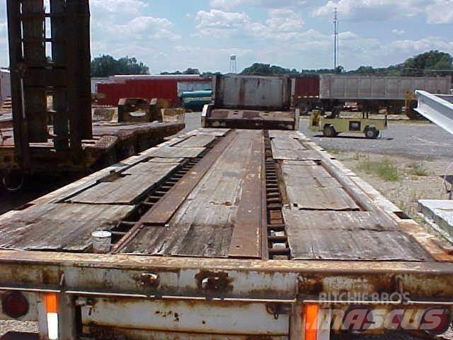 Wabash NATIONAL Lowboy trailer