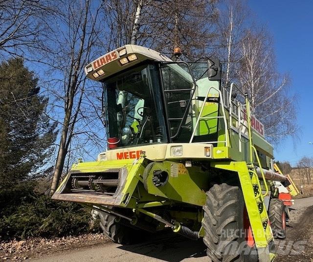 CLAAS Mega 208 Combine Harvesters