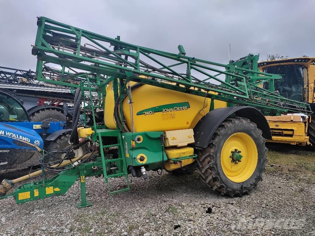 John Deere 740 i Trailed sprayers