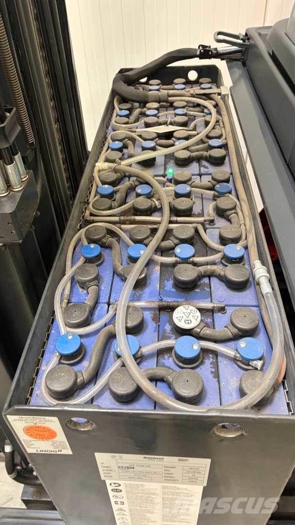 Linde R16 Reach trucks