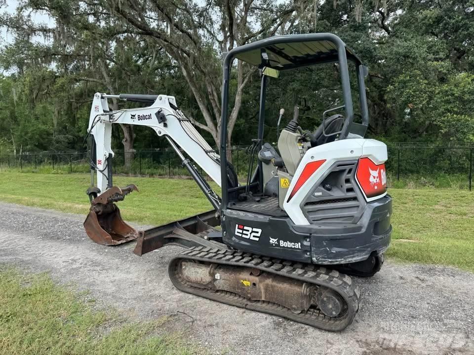 Bobcat e32 Mini Excavators <7t (Mini Diggers)