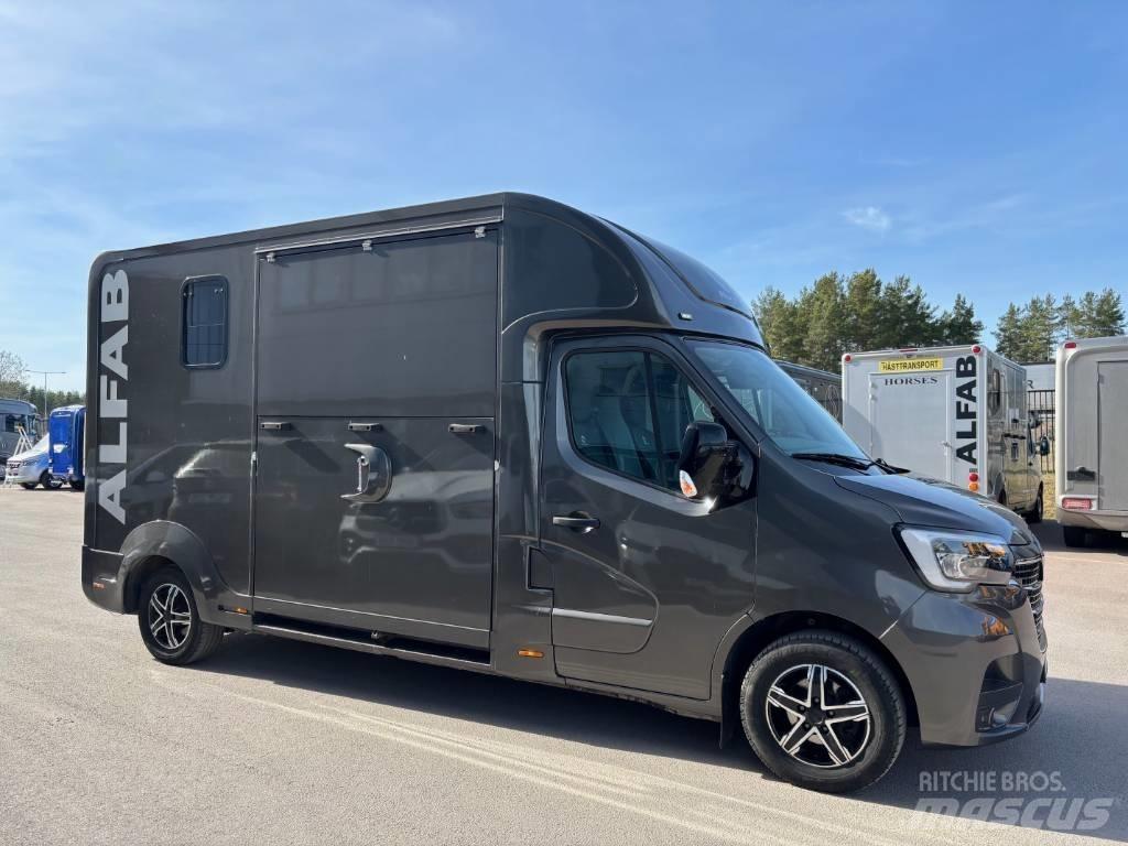 Renault Master Animal transport trucks