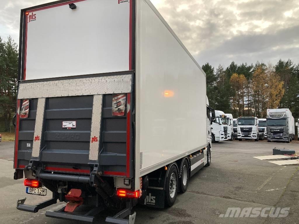 MAN TGX 26.510 Box trucks
