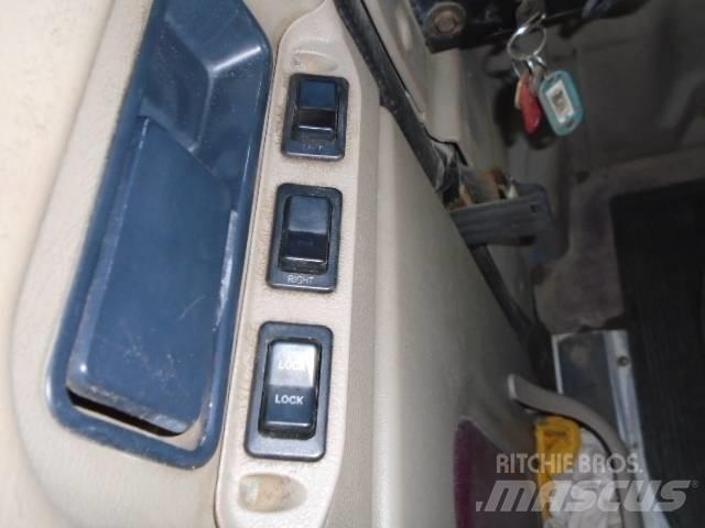 International 9200 i Dump Trucks