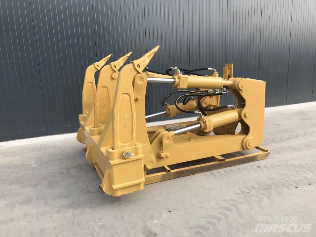 CAT D7 Rippers