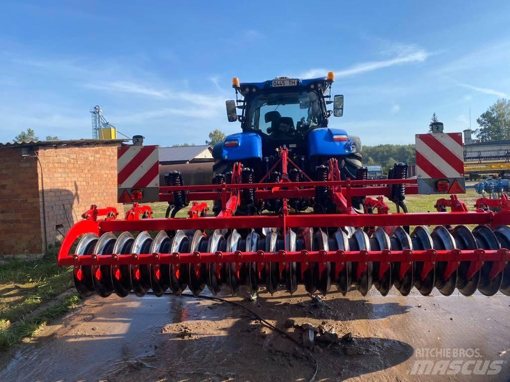 Horsch Terrano 3 FX Cultivators