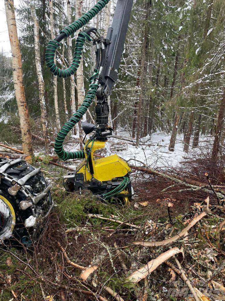 John Deere 1070 G Harvesters