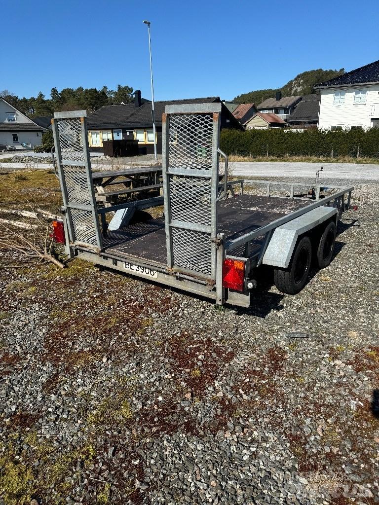 Challenger 3500 Lowboy trailer