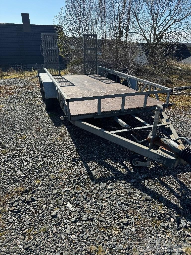 Challenger 3500 Lowboy trailer