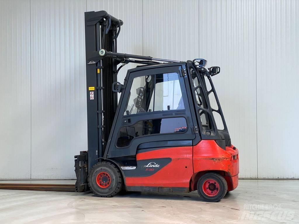 Linde E30-01 Electric Forklifts