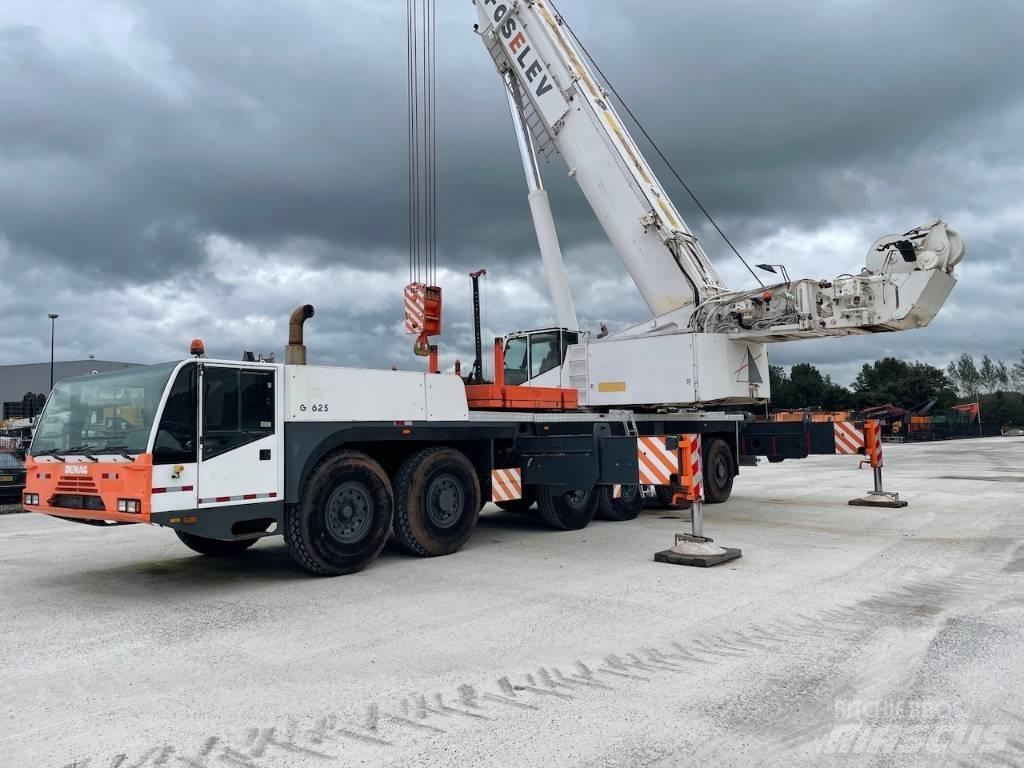Demag AC 300 Mobile and all terrain cranes