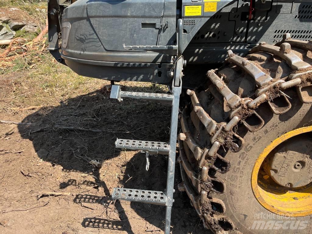 Ponsse Bear 8W Harvesters