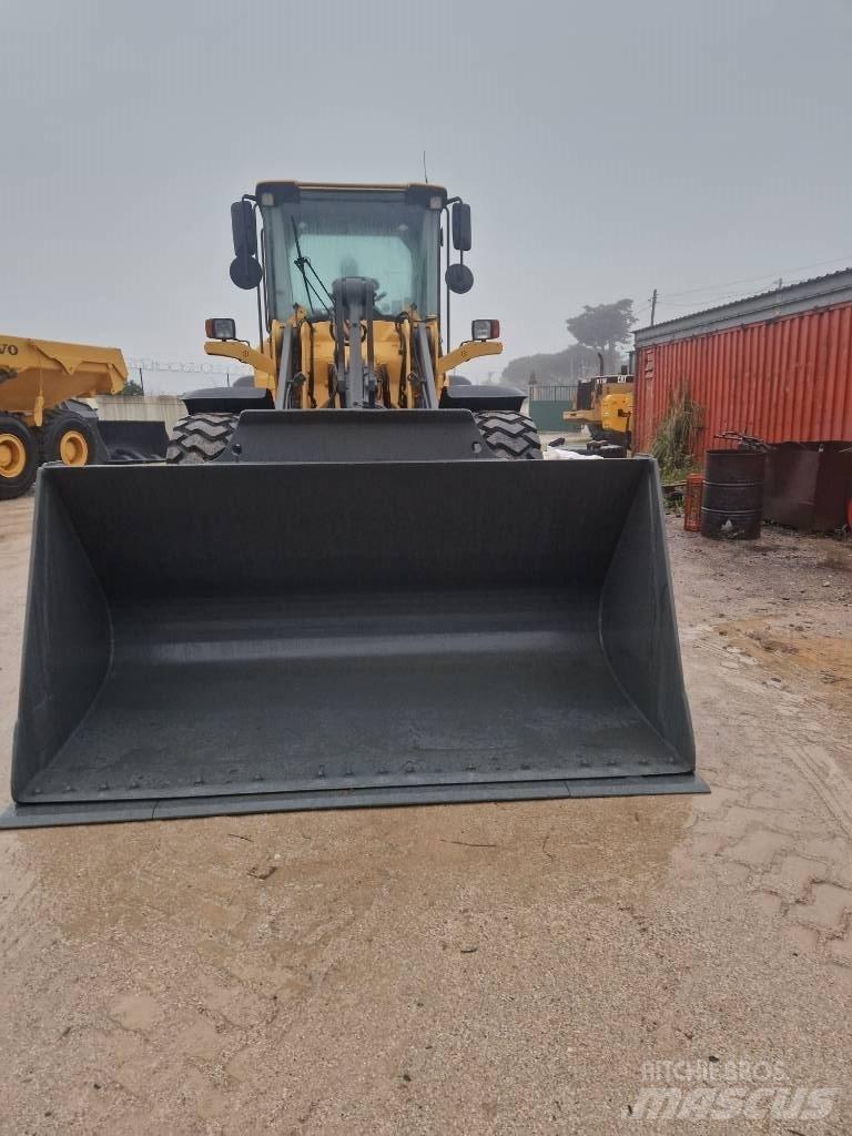 Volvo L 90 F Wheel Loaders