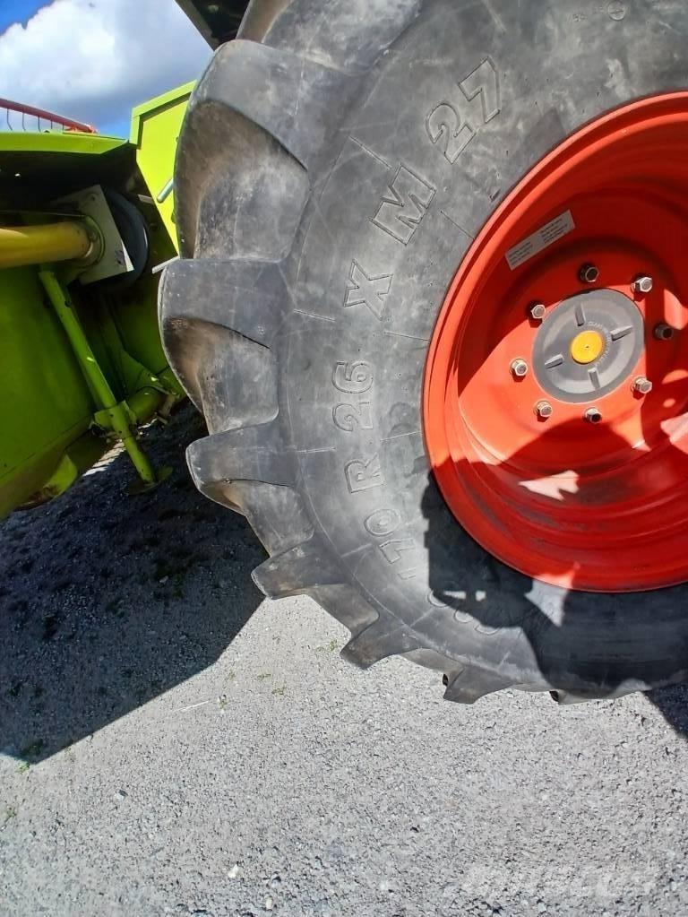 CLAAS Dominator 58 S Combine Harvesters