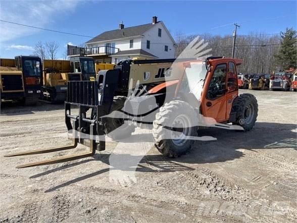 JLG 742 Telescopic Handlers