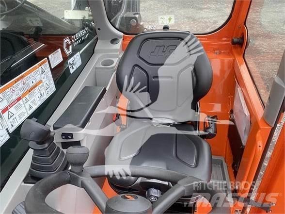 JLG 742 Telescopic Handlers