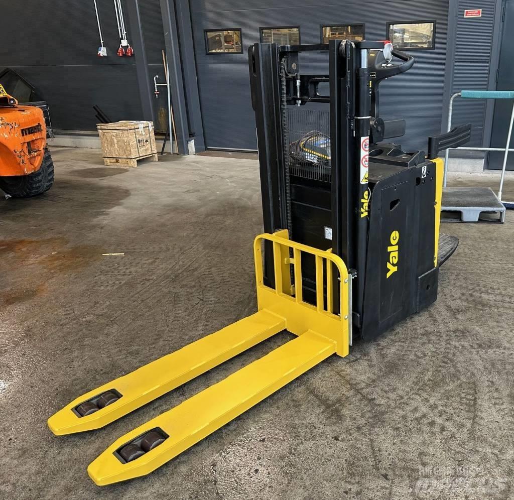 Yale MP20XD Self Propelled Stackers