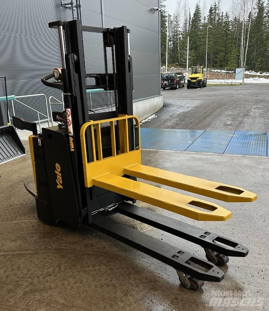 Yale MP20XD Self Propelled Stackers
