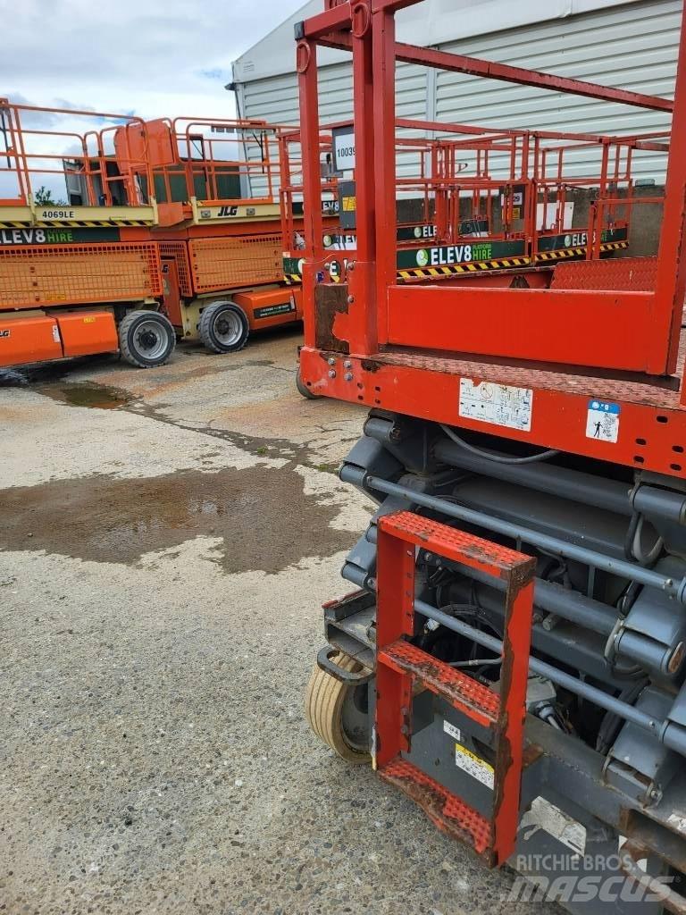 SkyJack 46/32 Scissor Lifts