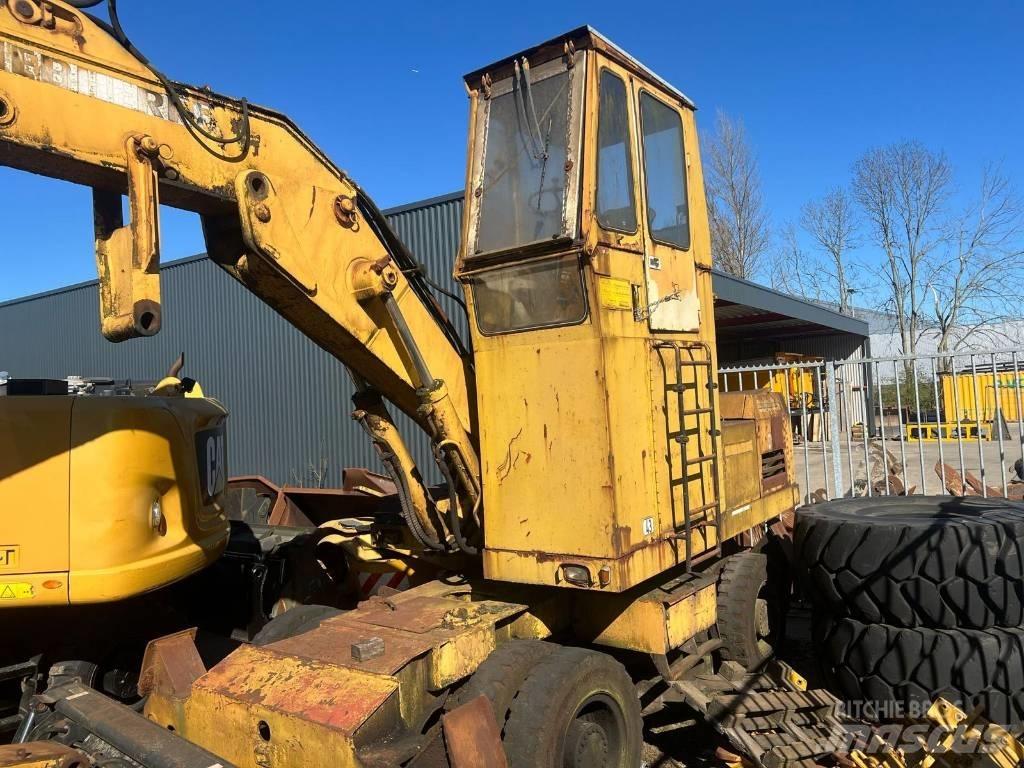 Liebherr 7951 Wheeled Excavators