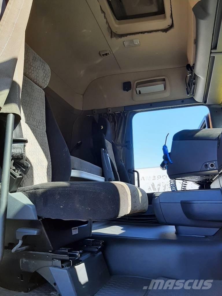 Scania R 520 Curtain Side Trucks