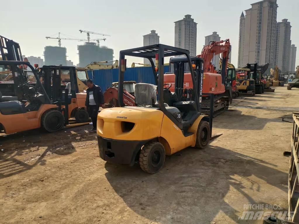 Komatsu FD 30 T-16 Diesel Forklifts