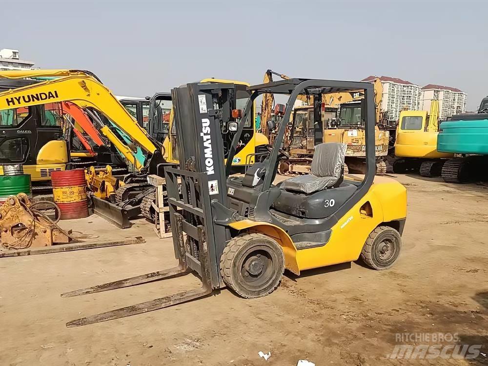 Komatsu FD 30 T-16 Diesel Forklifts