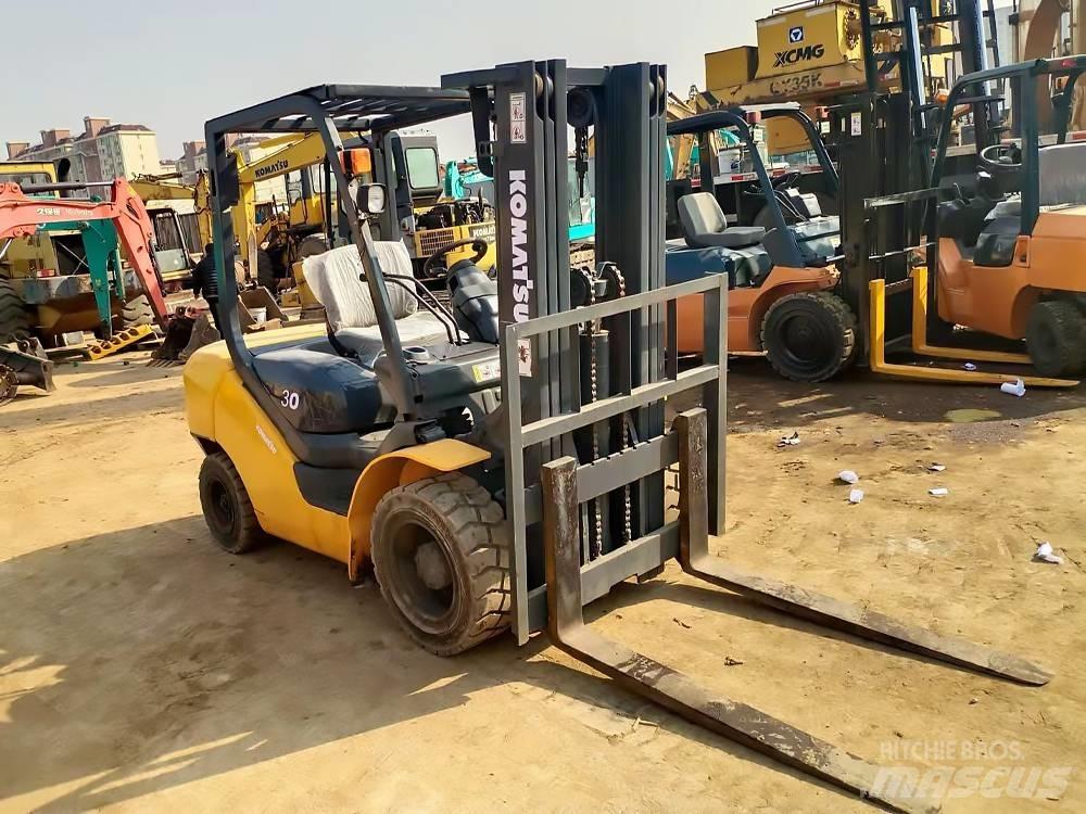 Komatsu FD 30 T-16 Diesel Forklifts