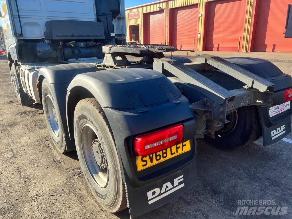 DAF 530 Conventional Trucks / Tractor Trucks