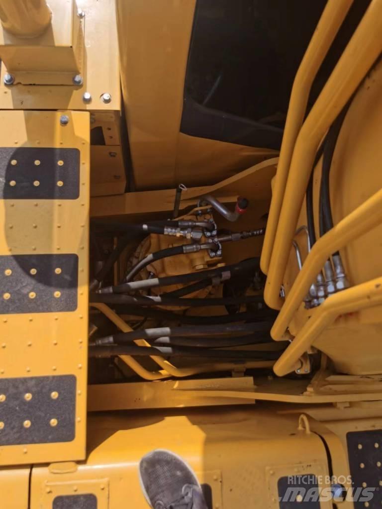 Komatsu PC 200 Crawler Excavators