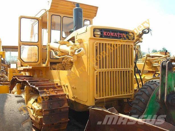 Komatsu D 155 A-1 Crawler dozers