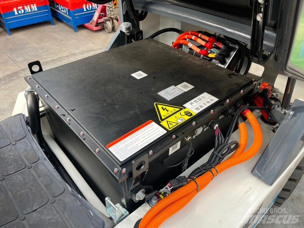 Eurotrac FE30 Electric Forklifts