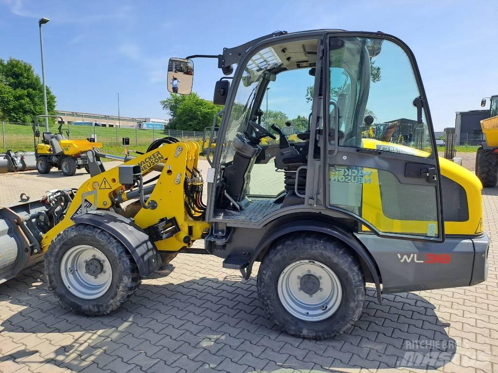 Wacker Neuson WL38 Wheel Loaders