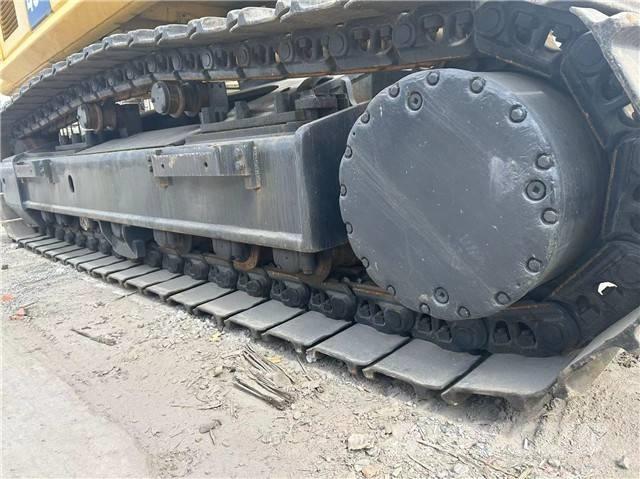 Komatsu PC 450 Crawler Excavators
