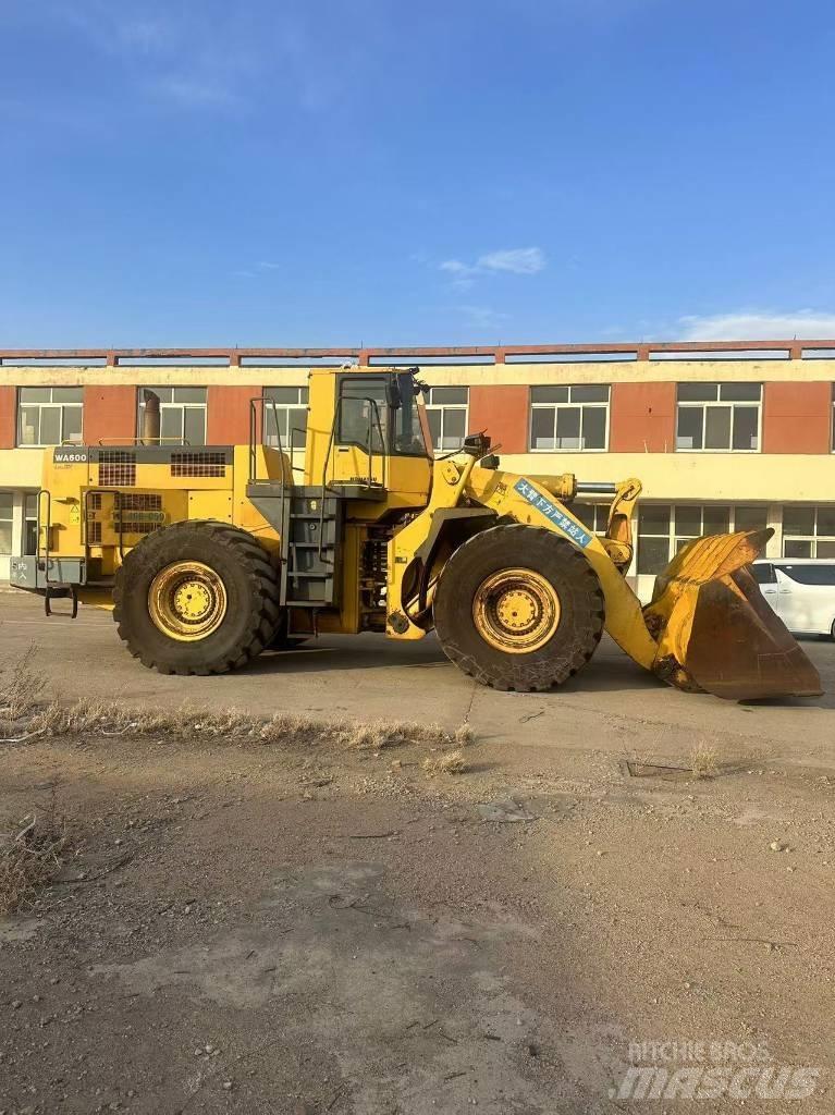 Komatsu WA 600-6 Wheel Loaders