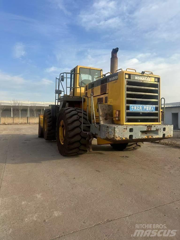 Komatsu WA 600-6 Wheel Loaders