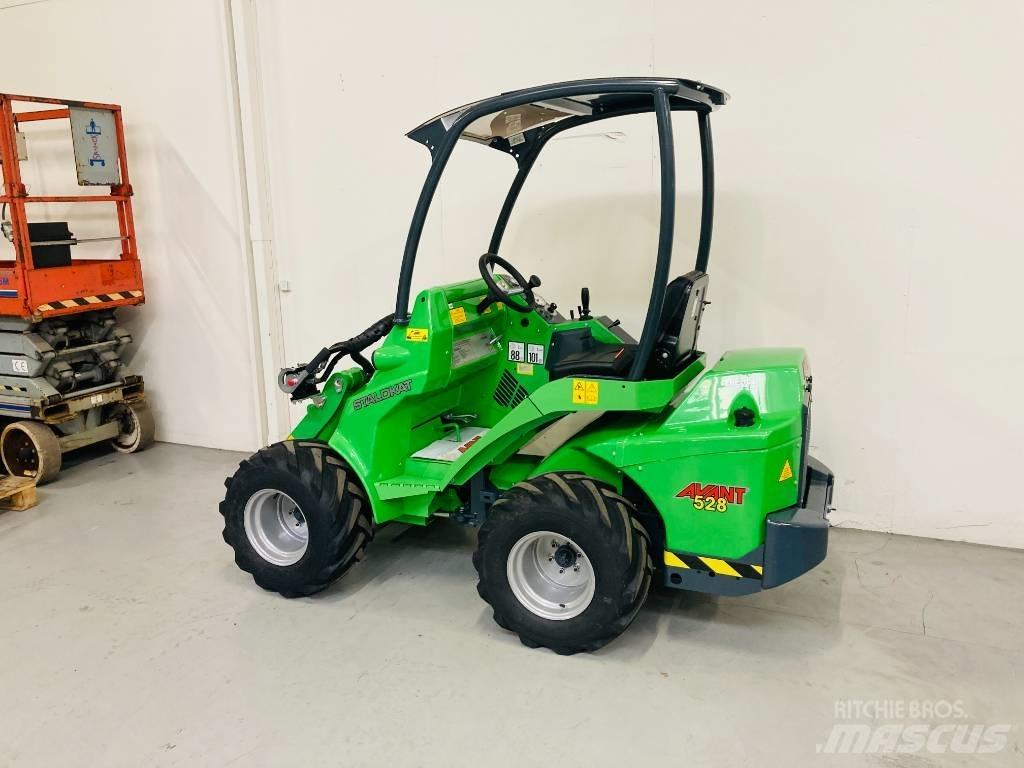 Avant 528 Mini Loader