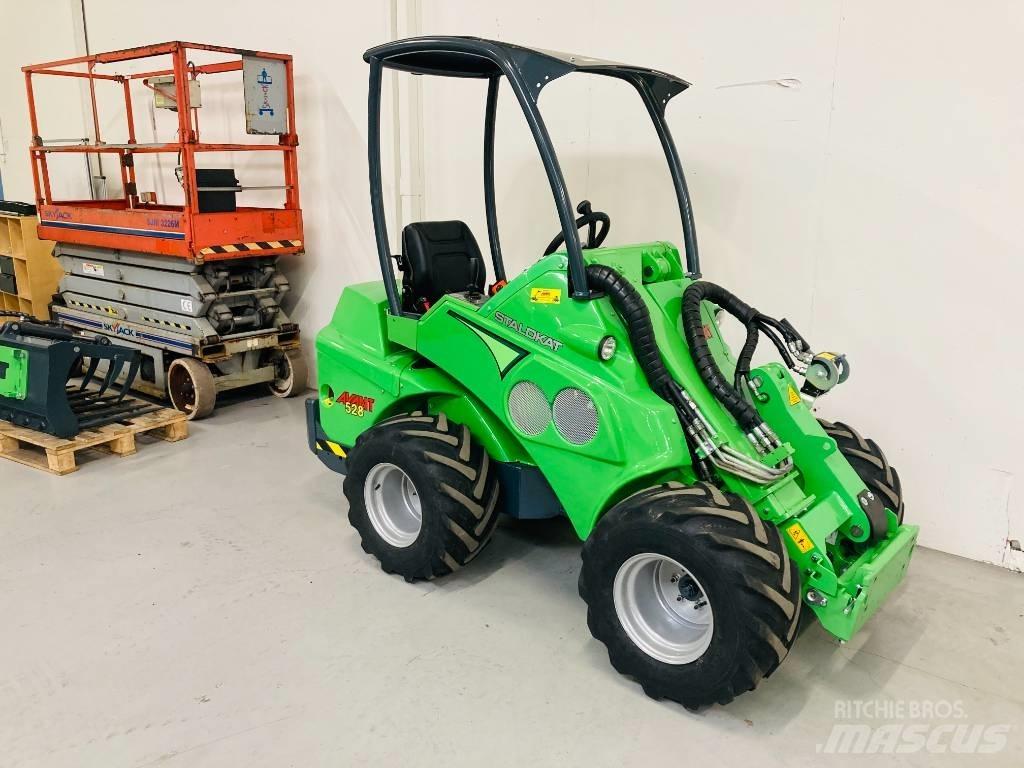 Avant 528 Mini Loader