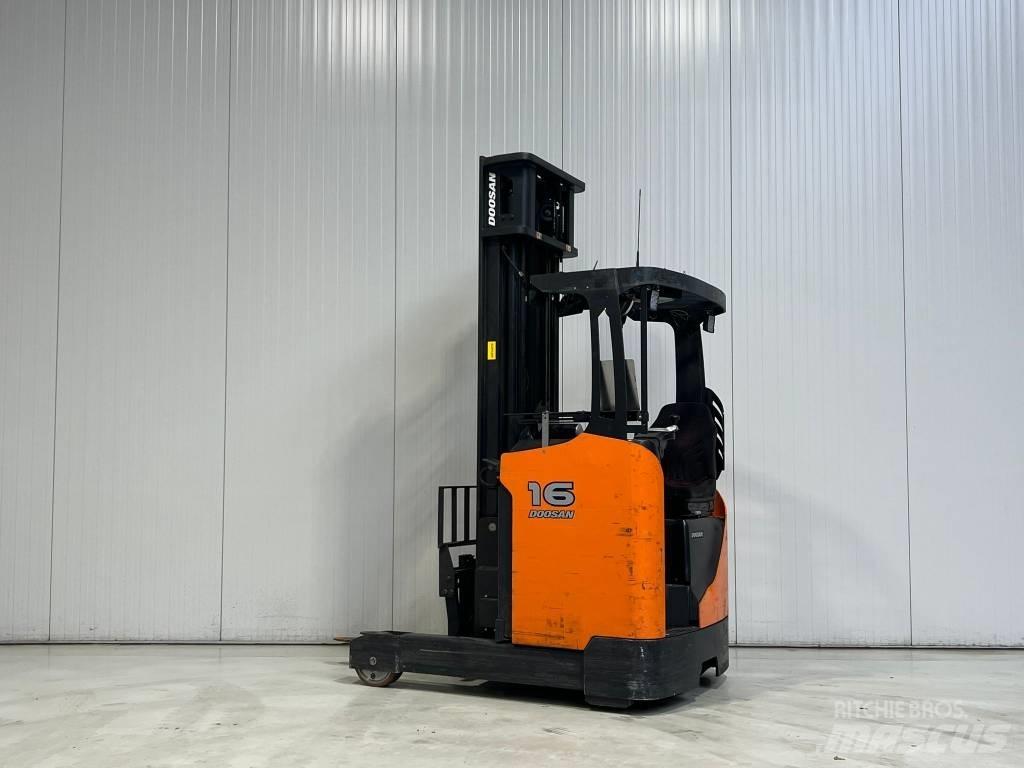 Doosan BR16JW-7 PLUS Reach trucks