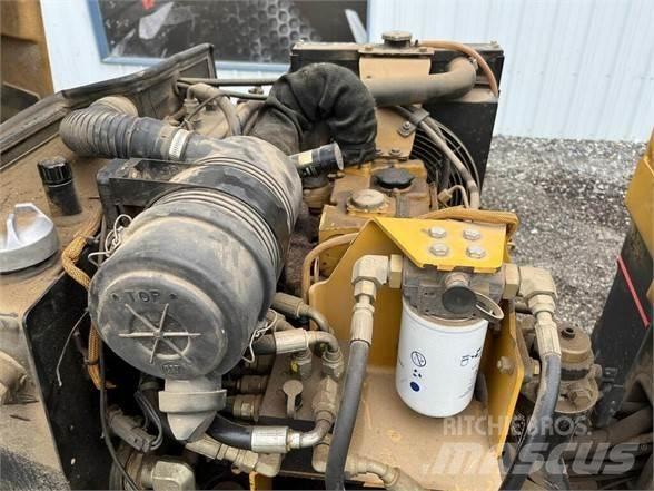 CAT CB-224E Single drum rollers