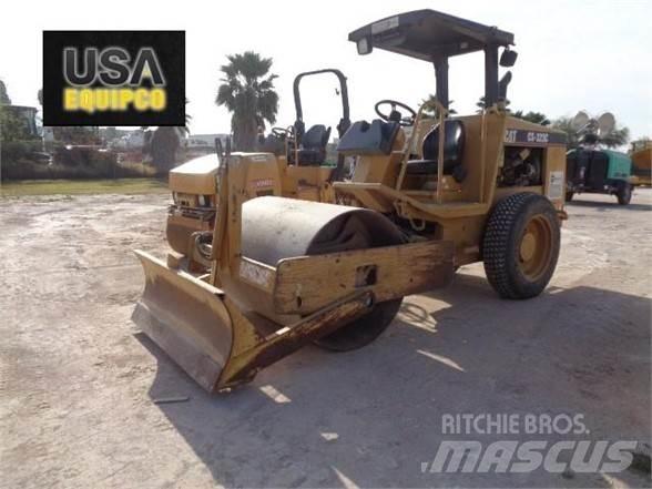 CAT CS-323C Single drum rollers