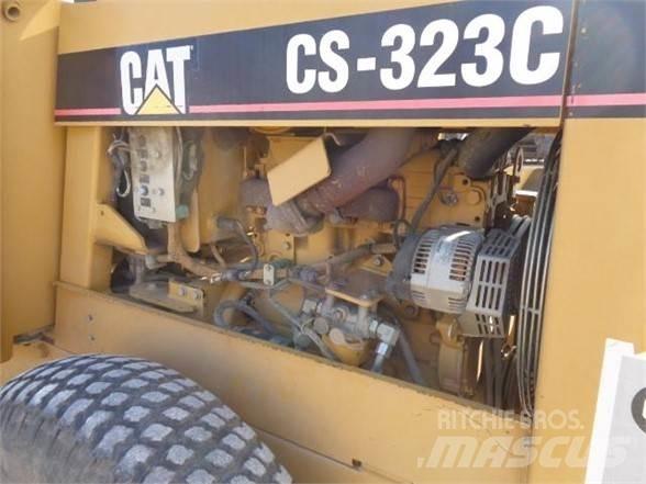 CAT CS-323C Single drum rollers